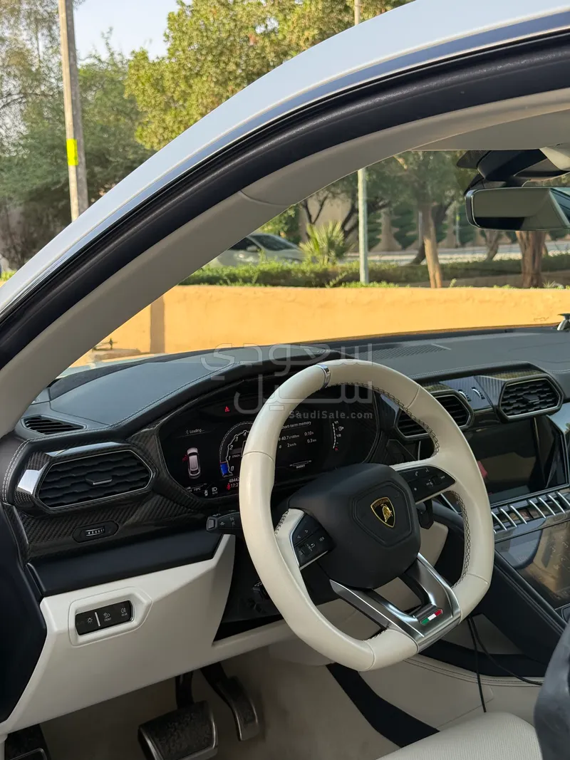 2021 Lamborghini URUS