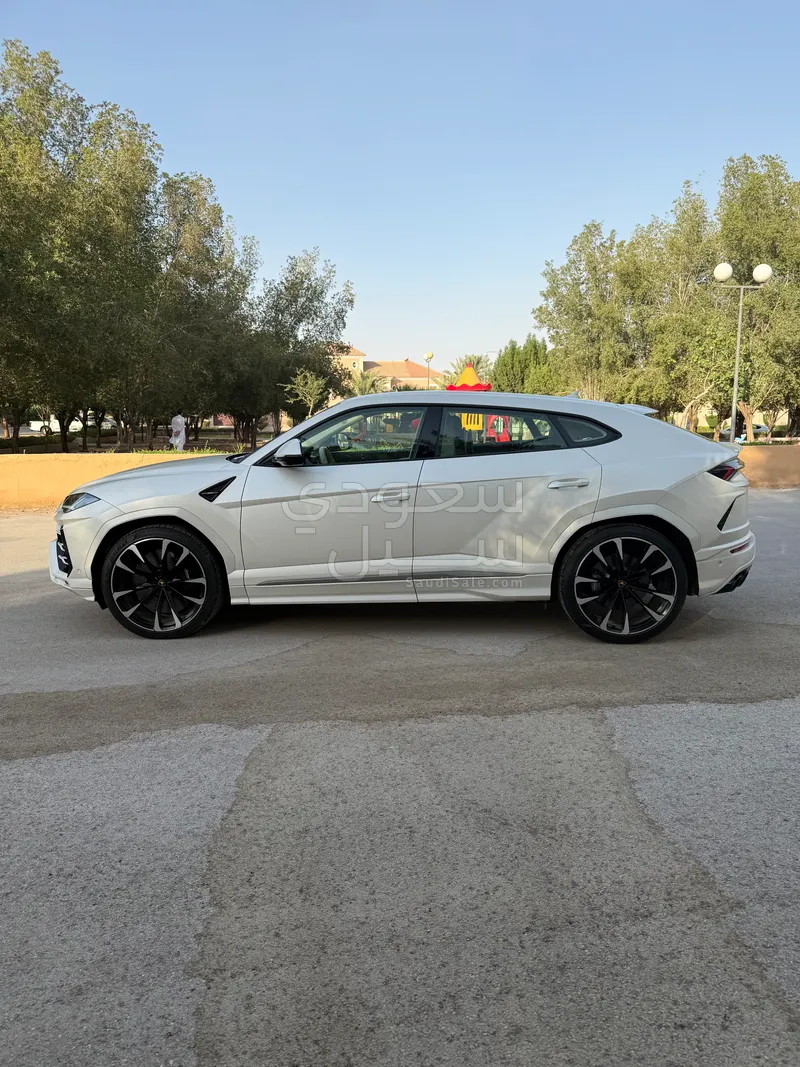 2021 Lamborghini URUS