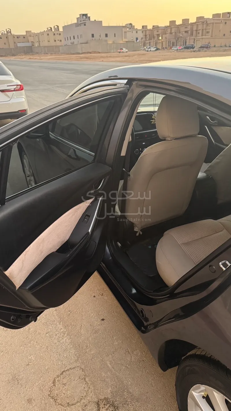 2015 مازدا مازدا 6
