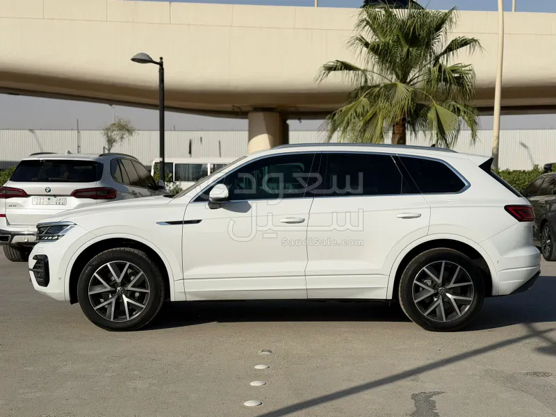 2022 فولكس واجن طوارق أر - لاين