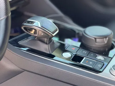 2022 فولكس واجن طوارق أر - لاين