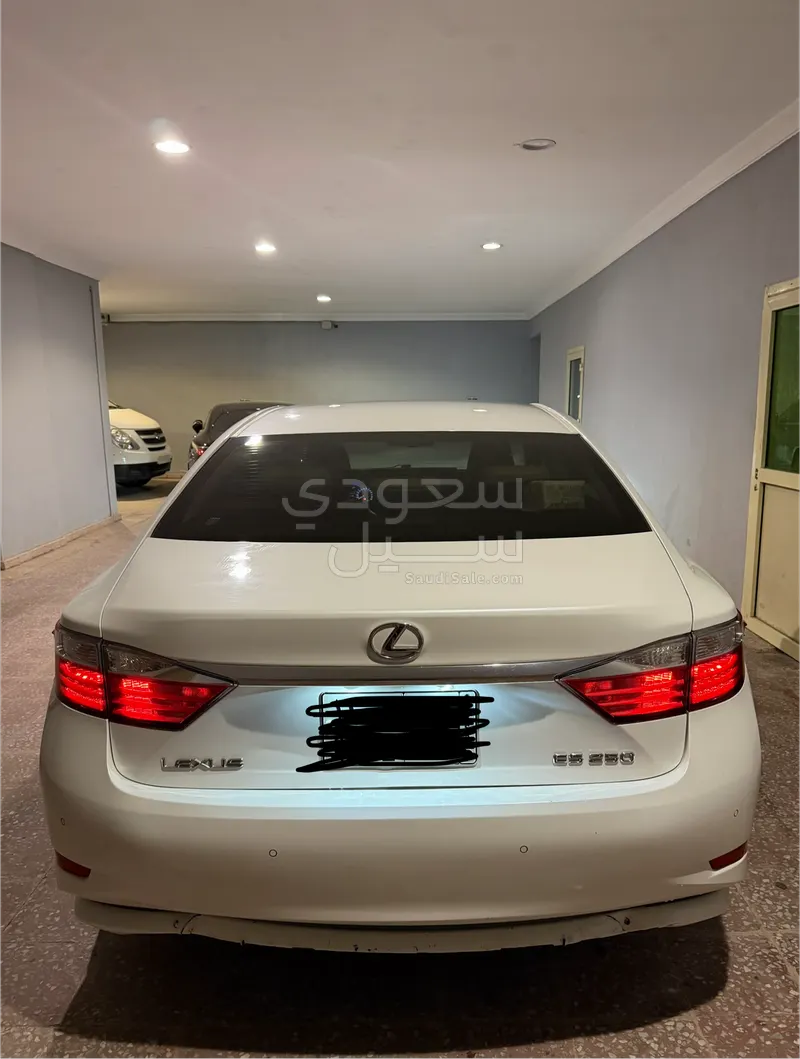 2014 لكزس إي إس 250