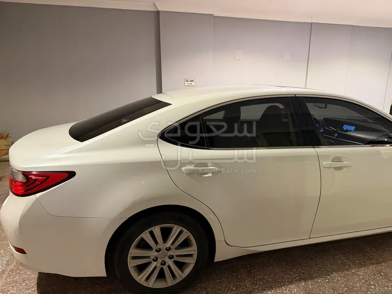 2014 لكزس إي إس 250