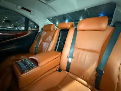 2011 لكزس إل إس 460 إل