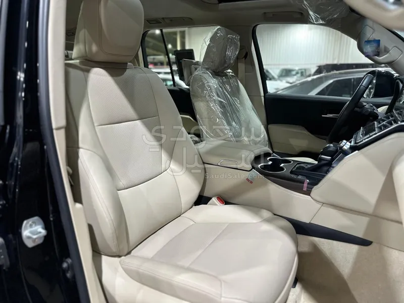 2024 Toyota Land Cruiser GXR