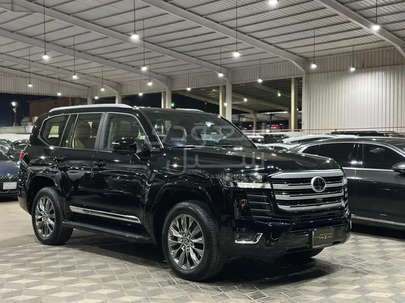 2024 Toyota Land Cruiser GXR