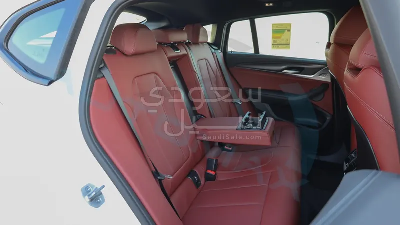 2025 BMW X Series 4
