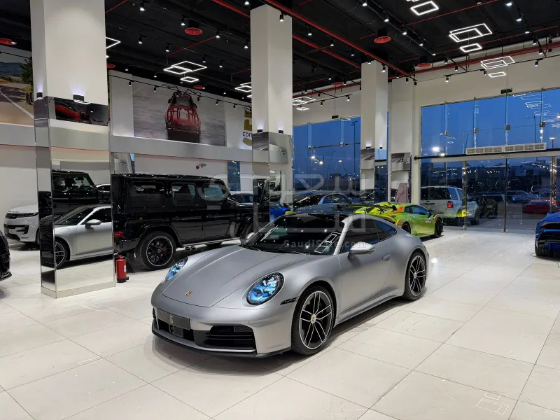 2025 بورش 911 كاريرا اس