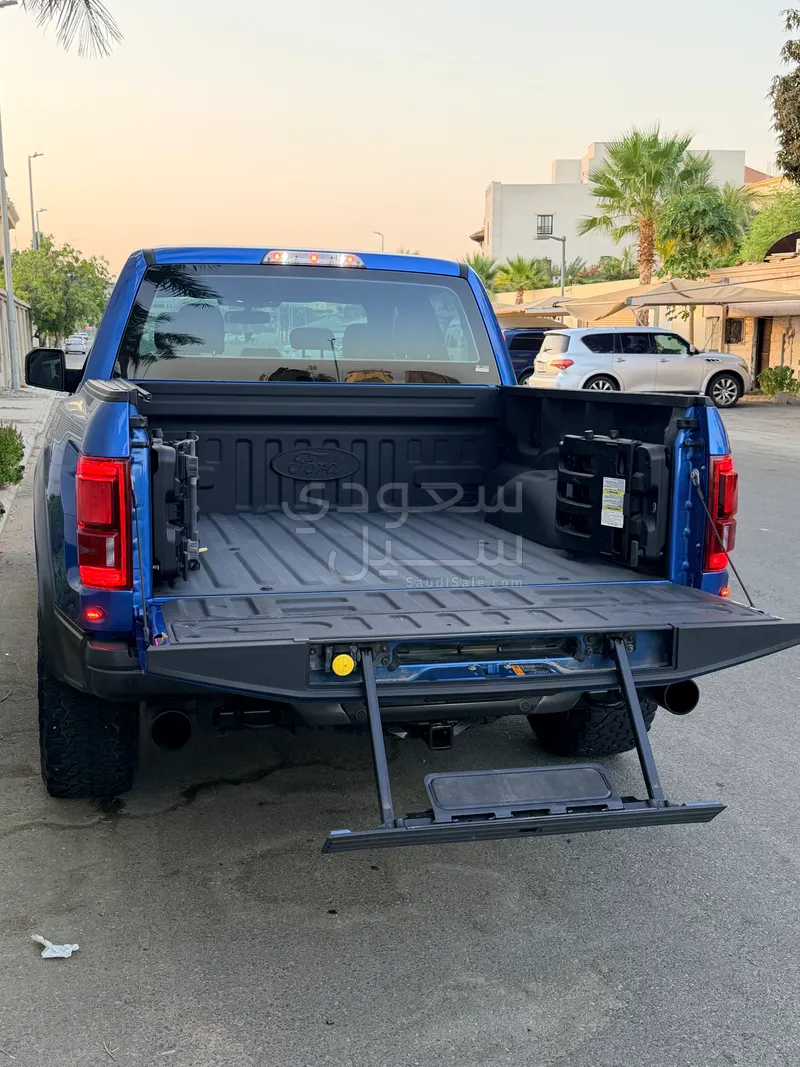 2020 فورد اف 150 رابتور