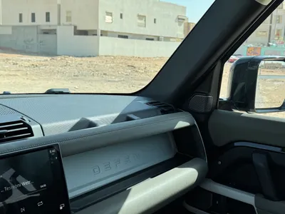 2023 لاند روفر ديفيندر 90