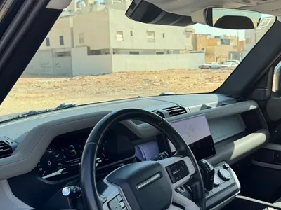2023 لاند روفر ديفيندر 90