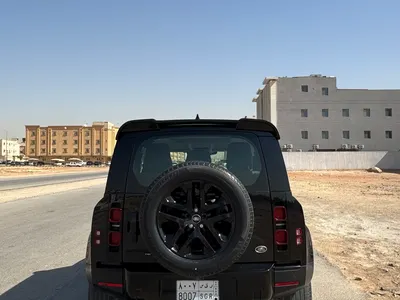 2023 لاند روفر ديفيندر 90