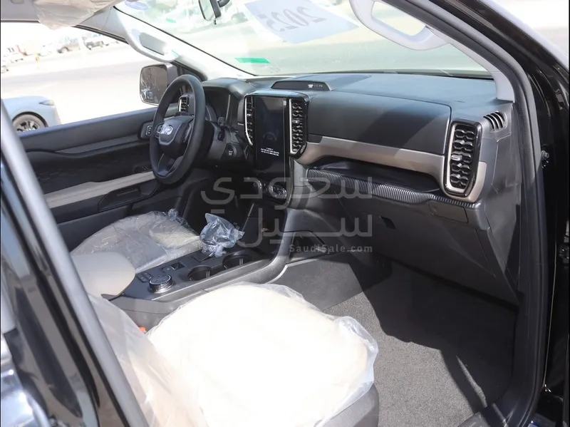 2025 فورد ايفرست