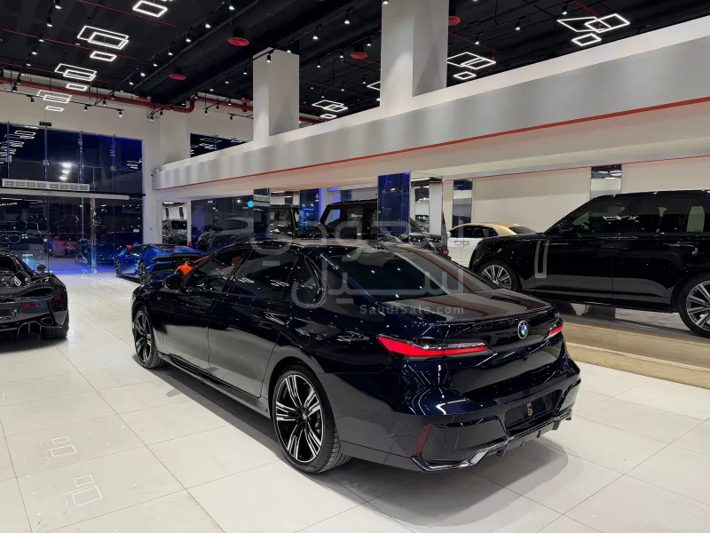2024 بي ام دبليو الفئة السابعة 735أي