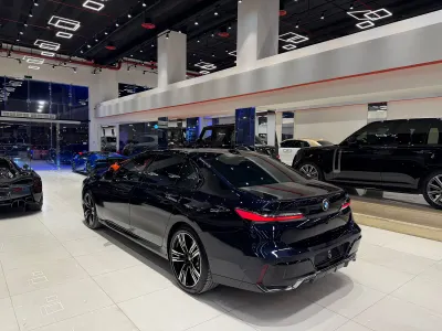 2024 بي ام دبليو الفئة السابعة 735أي