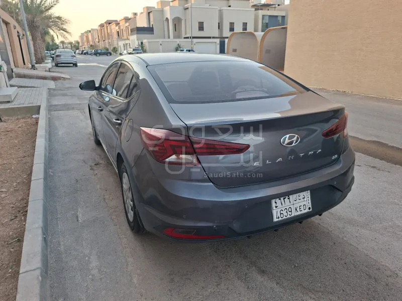 2019 هيونداي النترا