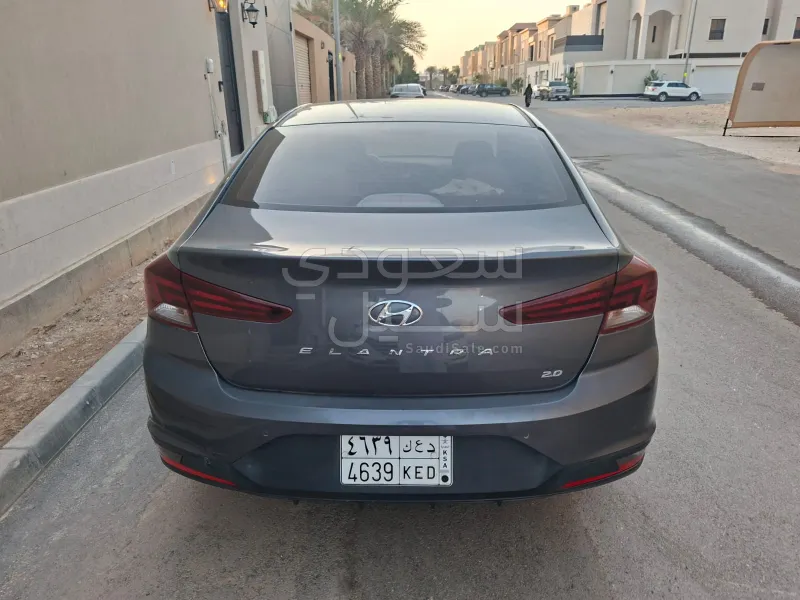 2019 هيونداي النترا