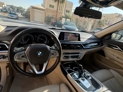 2016 بي ام دبليو الفئة السابعة 740 إل أي إنديفيجوال