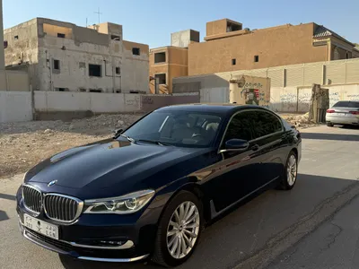 2016 بي ام دبليو الفئة السابعة 740 إل أي إنديفيجوال