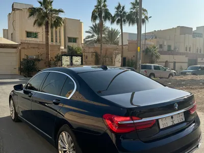 2016 بي ام دبليو الفئة السابعة 740 إل أي إنديفيجوال