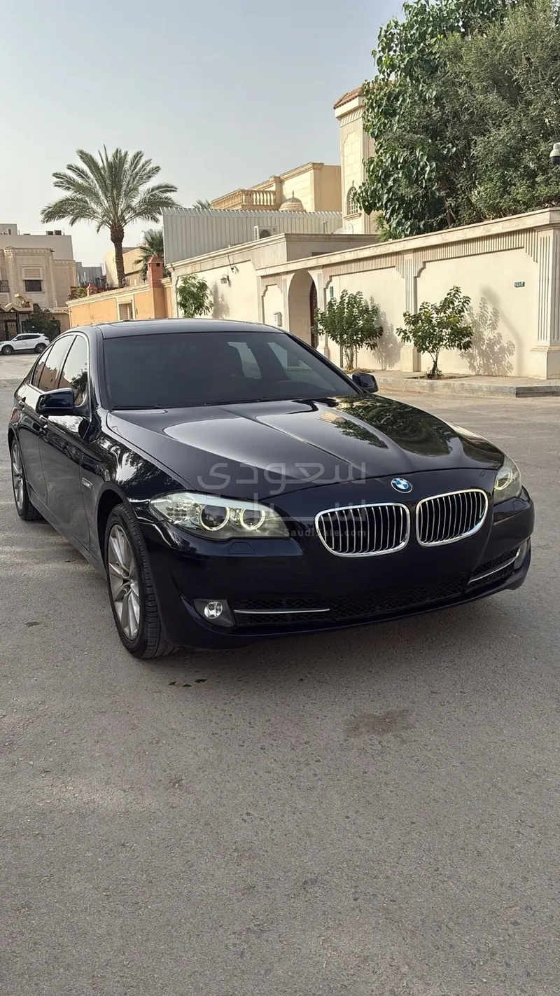 2012 بي ام دبليو الفئة الخامسة 520 أي