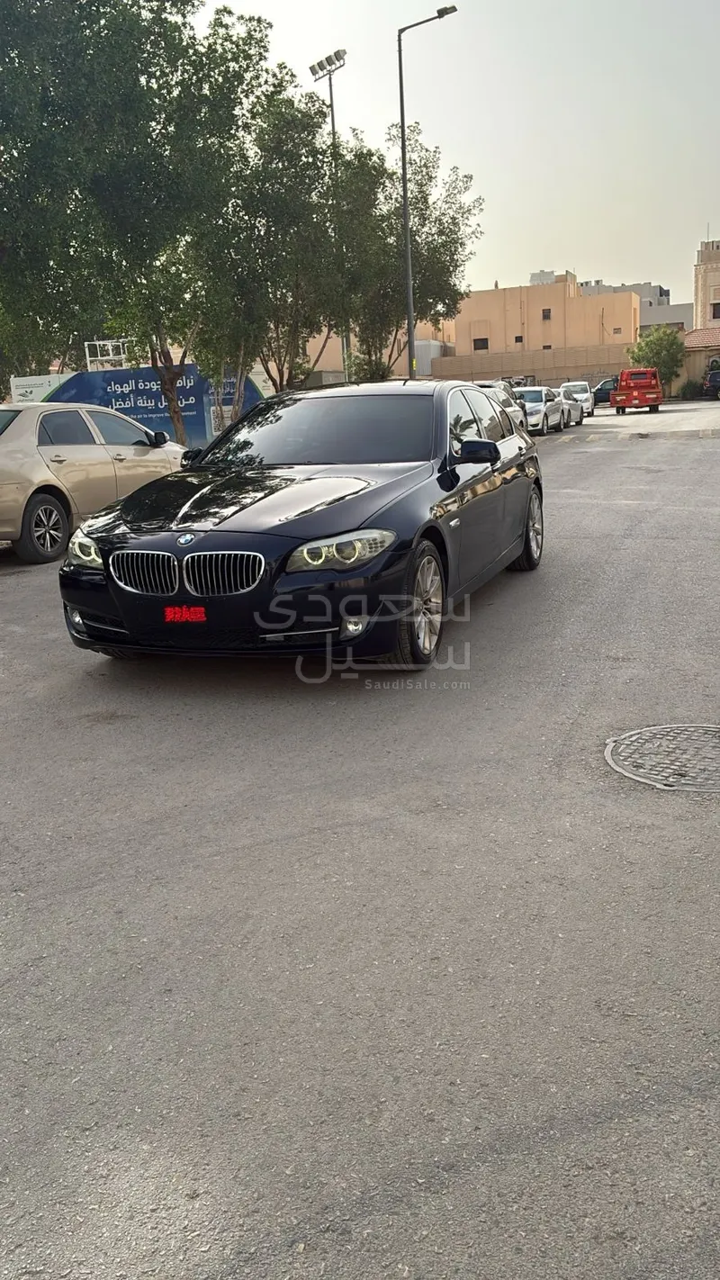 2012 بي ام دبليو الفئة الخامسة 520 أي