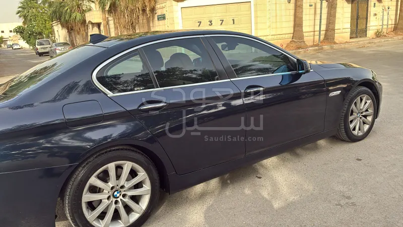 2012 بي ام دبليو الفئة الخامسة 520 أي