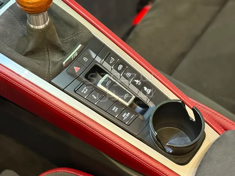 2020 بورش 718 جي تي 4
