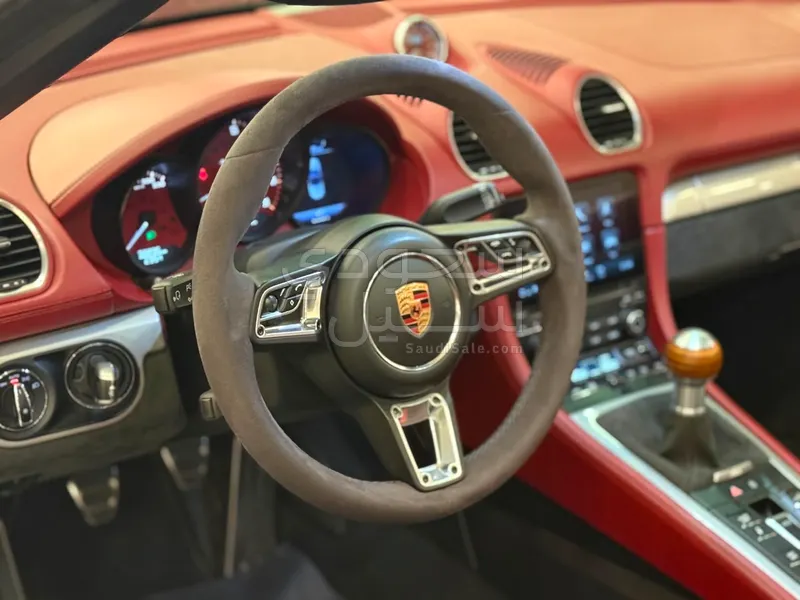 2020 بورش 718 جي تي 4