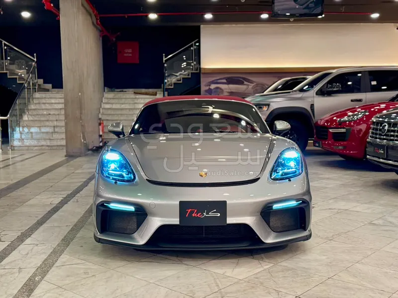 2020 بورش 718 جي تي 4