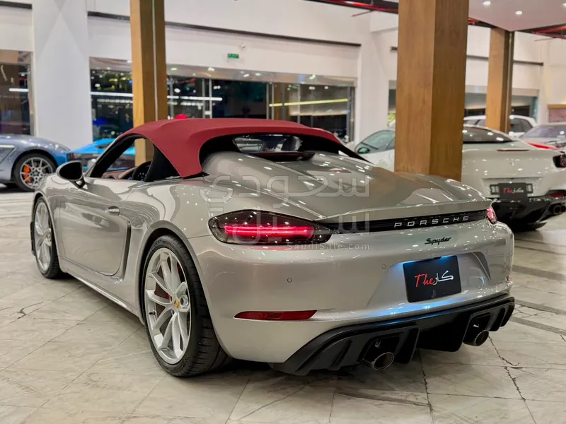 2020 بورش 718 جي تي 4