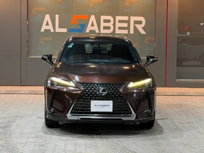2020 لكزس يو إكس 200