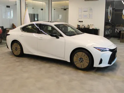 2026 لكزس آي إس 350