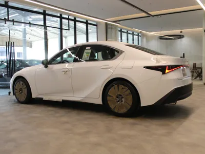 2026 لكزس آي إس 350