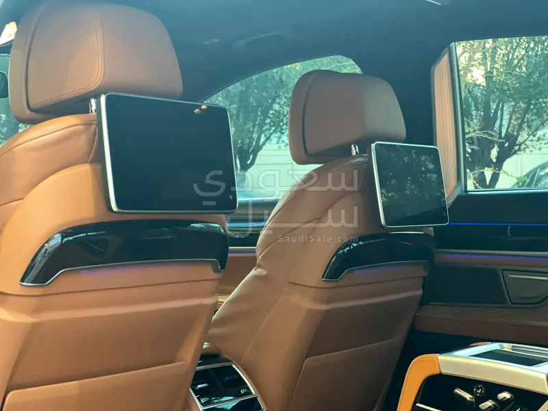 2021 BMW 7 Series 730Li