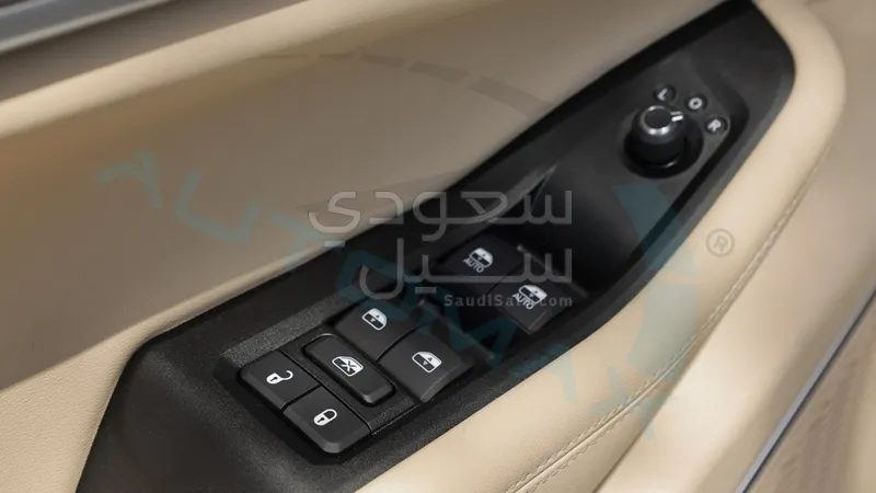 2025 جييب جراند شيروكي ليمتد بلس