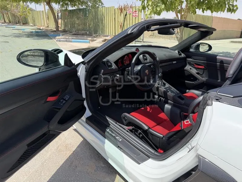 2025 بورش 718 سبايدر