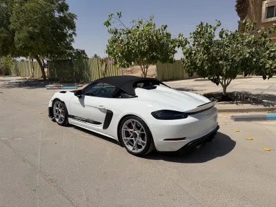 2025 بورش 718 سبايدر