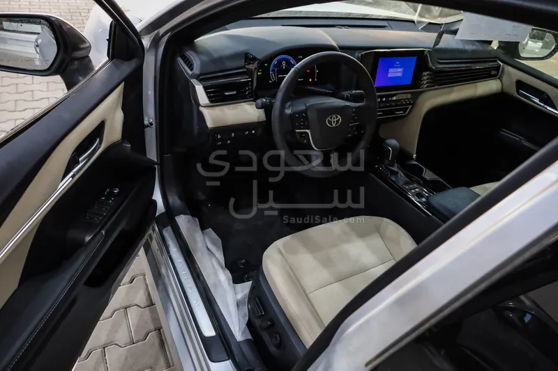 2026 تويوتا كامري ال اي