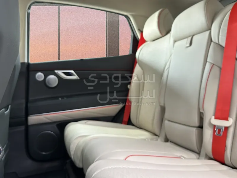 2025 جينيسيس جي في 80