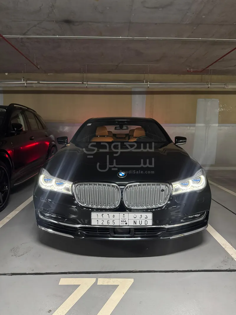 2018 بي ام دبليو الفئة السابعة 750 إل أي إنديفيجوال