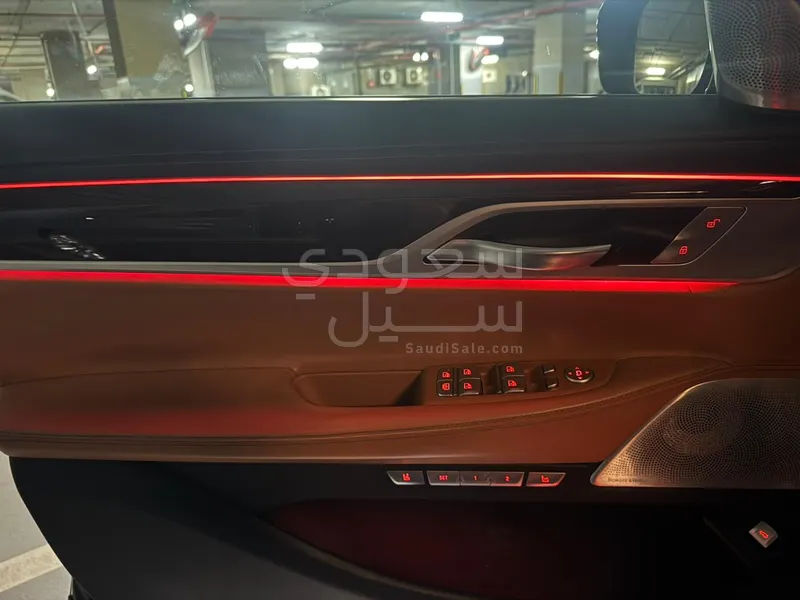 2018 بي ام دبليو الفئة السابعة 750 إل أي إنديفيجوال