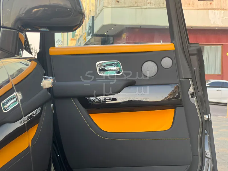 2022 رولز رويس كولينان بلاك بادج