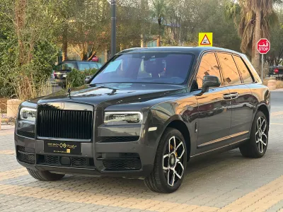 2022 رولز رويس كولينان بلاك بادج