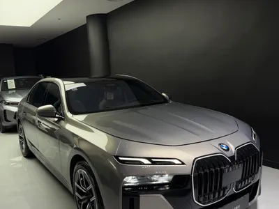 2025 بي ام دبليو الفئة السابعة 735أي