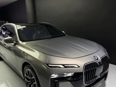 2025 بي ام دبليو الفئة السابعة 735أي