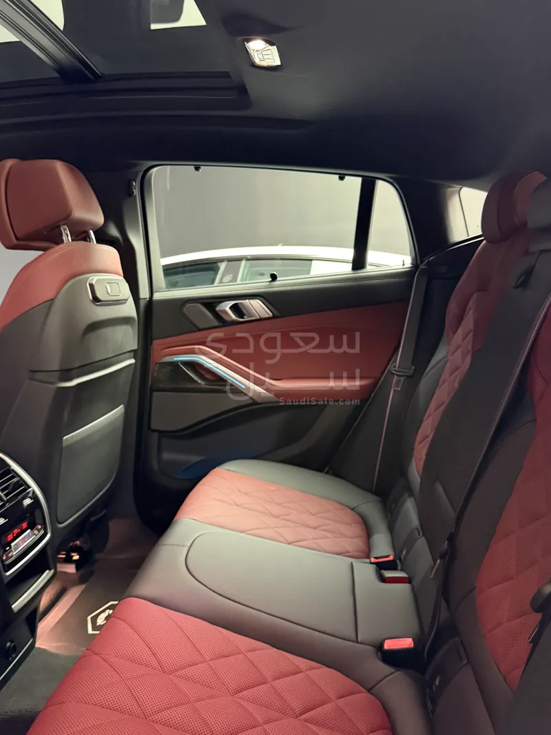 2025 بي ام دبليو الفئة اكس 6 إم كت