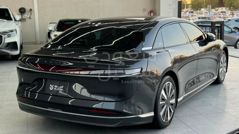2024 لوسيد اير بيور