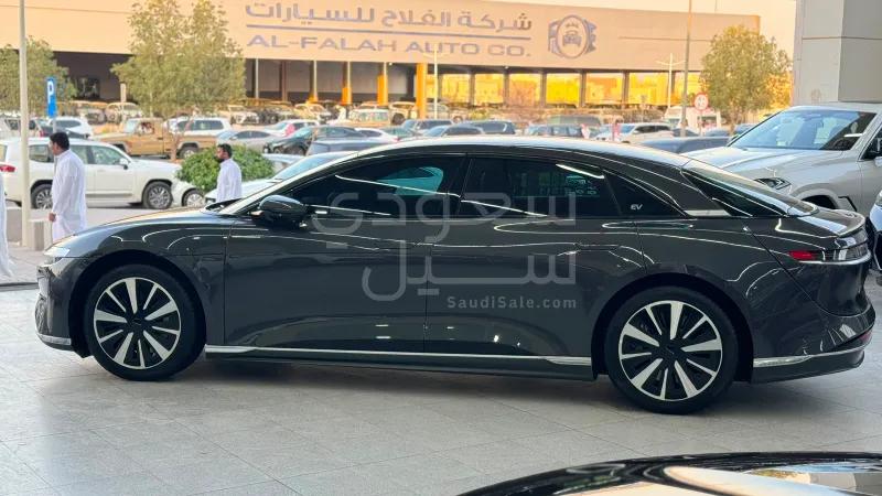 2024 لوسيد اير بيور