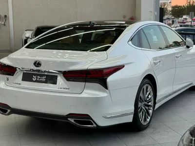 2022 لكزس إل إس 500